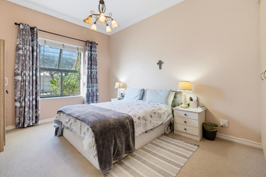 To Let 3 Bedroom Property for Rent in Royal Ascot Western Cape